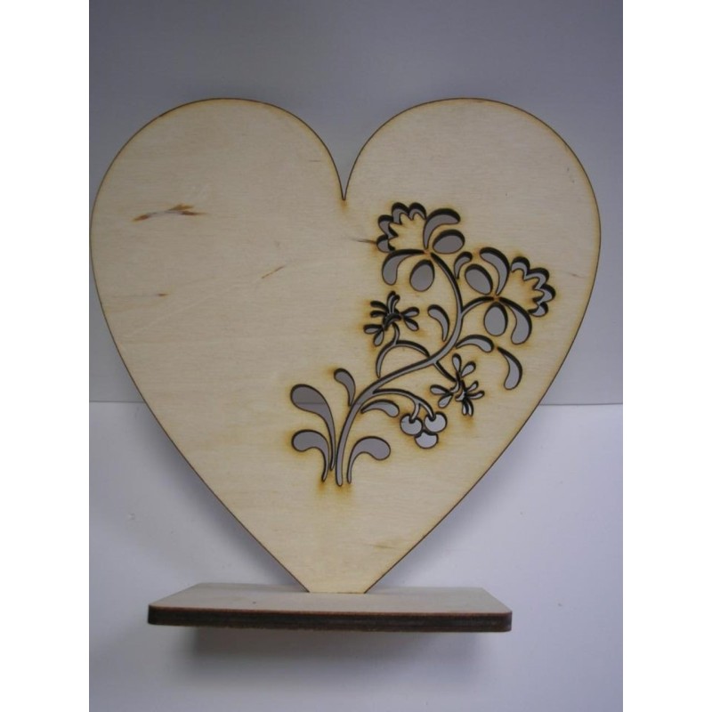 Fafigura talpon álló szív 20x20cm